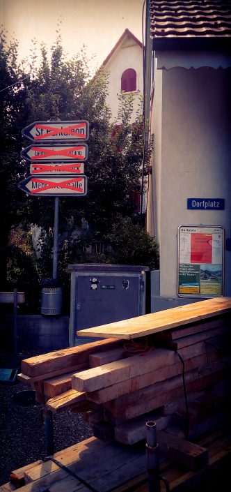 Viele Wege führen zum Dorfplatz